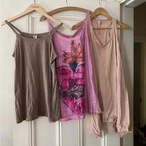 NWT Magnolia Pearl Top Clothing Lot